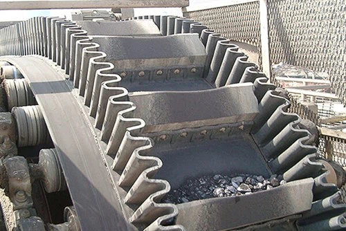 Stranski stenski transporter